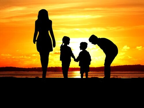 Il ruolo di ‘genitore’  e le peculiarità psicosociali in età evolutiva
