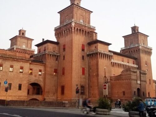 Alla scoperta di Ferrara, città ricca di storia e di storie, ancora da narrare e da svelare