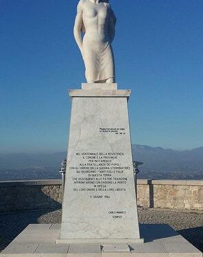 Il monumento alla mamma Ciociara: per ricordare le vittime delle “marocchinate”